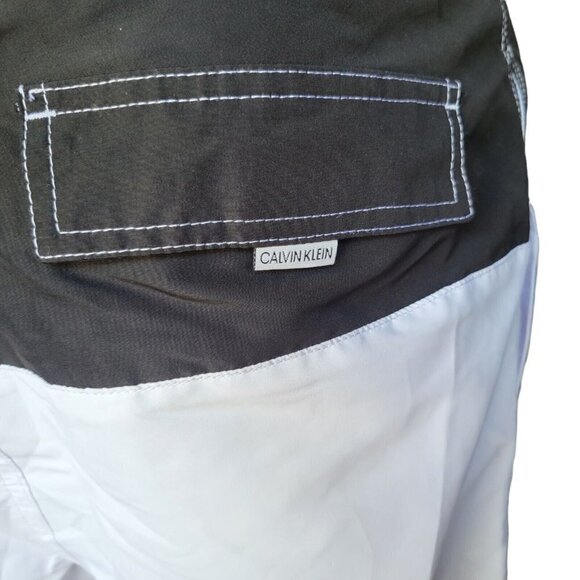 MEN'S Calvin Klein Swimwear.  Size Small - Picture 4 of 5